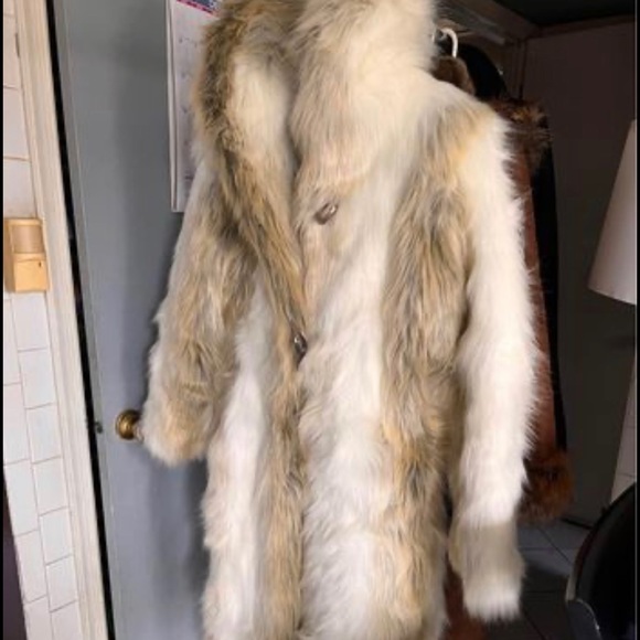Donna Slayers Fabolous Furs - Picture 1 of 5